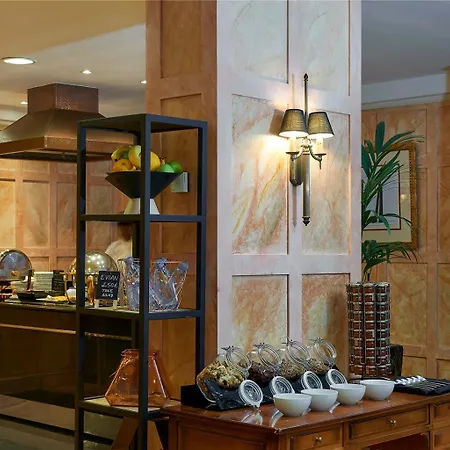 Hotel Meliá Vendôme 4*