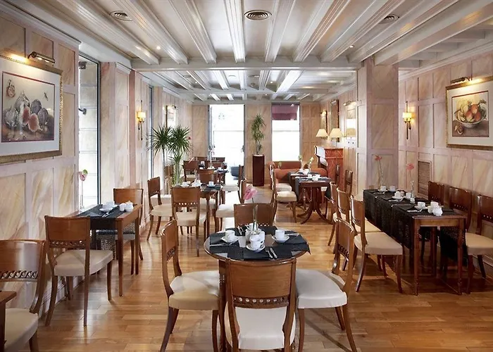 Отель Melia Vendome 4*